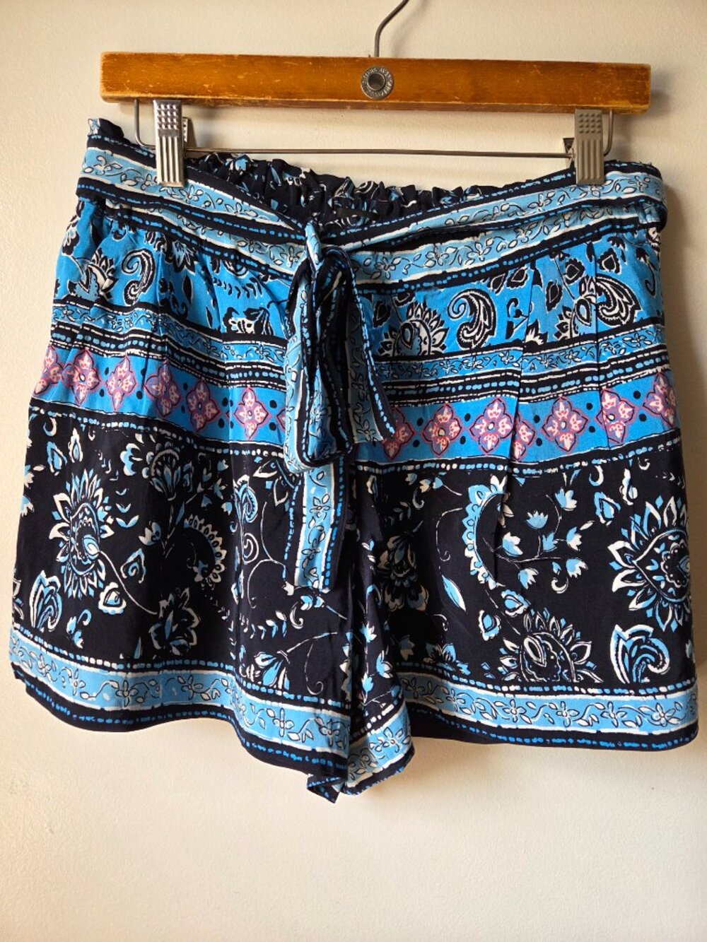 NWT LOFT BOHO PRINT BELTED SHORTS SIZE SMALL